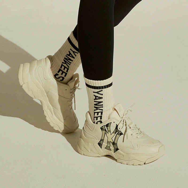 New MLB Big Ball Chunky New York Yankees Wear Resistant Lightweight Height Increasing Low Top Chunky Sneakers Unisex Beige 32SHCC011-50I