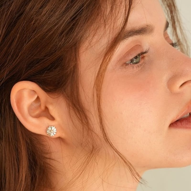 BELLOOGGI Daisy Pearl earring(S) Daisy Freshwater Pearl Earring