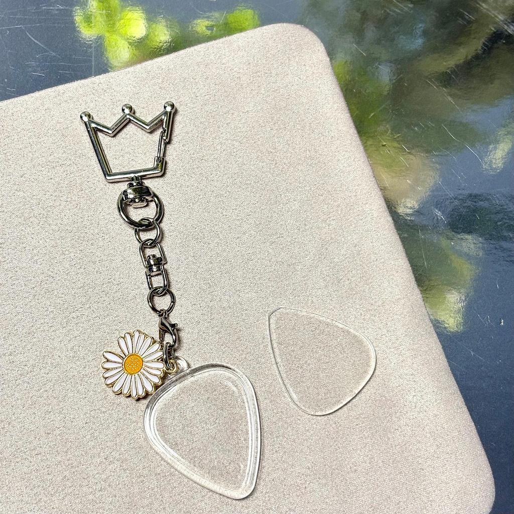 GD Little Daisy Guitar Pick Necklace & Keychain Pendant Collectible