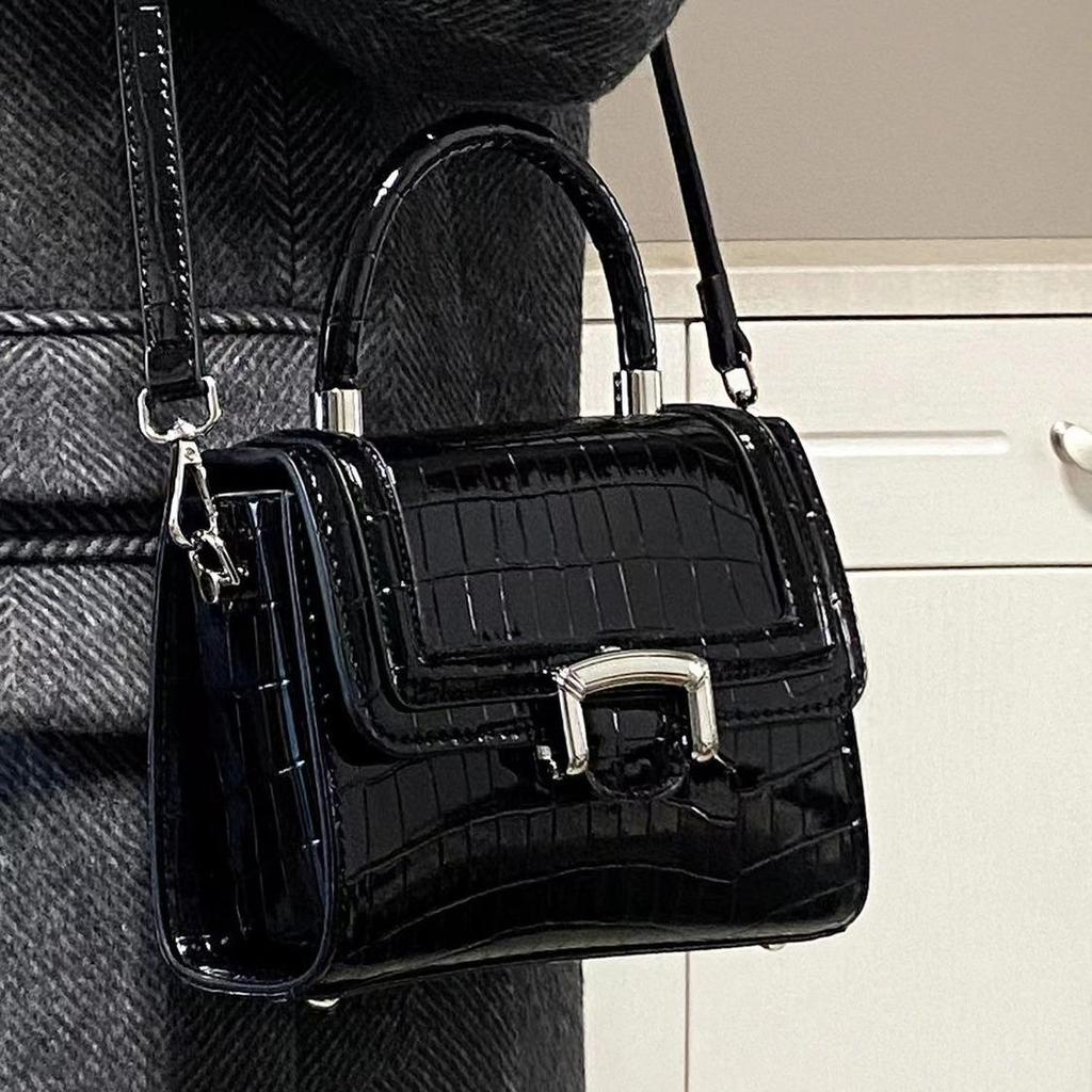 Niche Design Alligator Pattern High-End Small Square Handbag 2023 - Fashionable Commute Shoulder Crossbody Bag