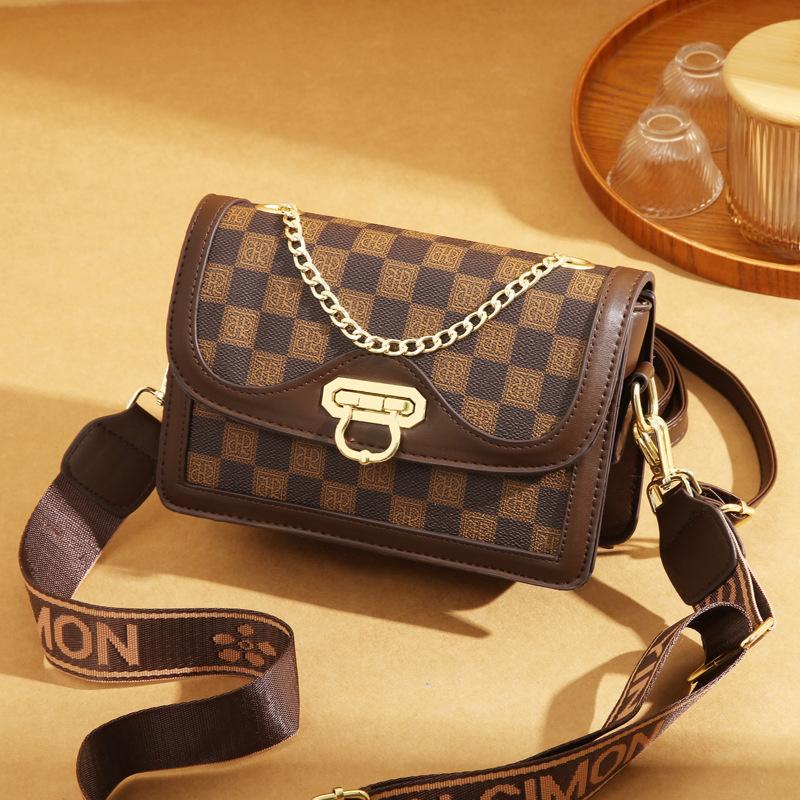 

Сумка женская сумка популярная 2025 новая трендовая полиэстеровая маленькая квадратная сумка модная с высоким чувством универсальная на одно плечо сумка-мессенджер женская из полиуретана