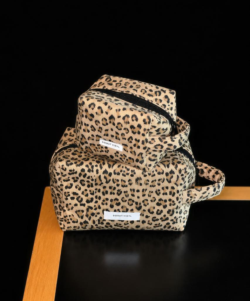 Donutvinylshop Leopard Handle Cube Pouch (S)