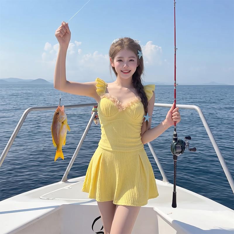 Swimsuit women's high-end sense new beautiful dress-style conservative belly cover and thin chest gathering holiday hot spring swimsuit