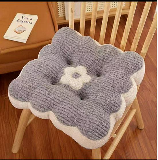 Four Seasons Thickened Cookie Flower Seat Cushion: Soft Plush Chair Pillow for Students & Office