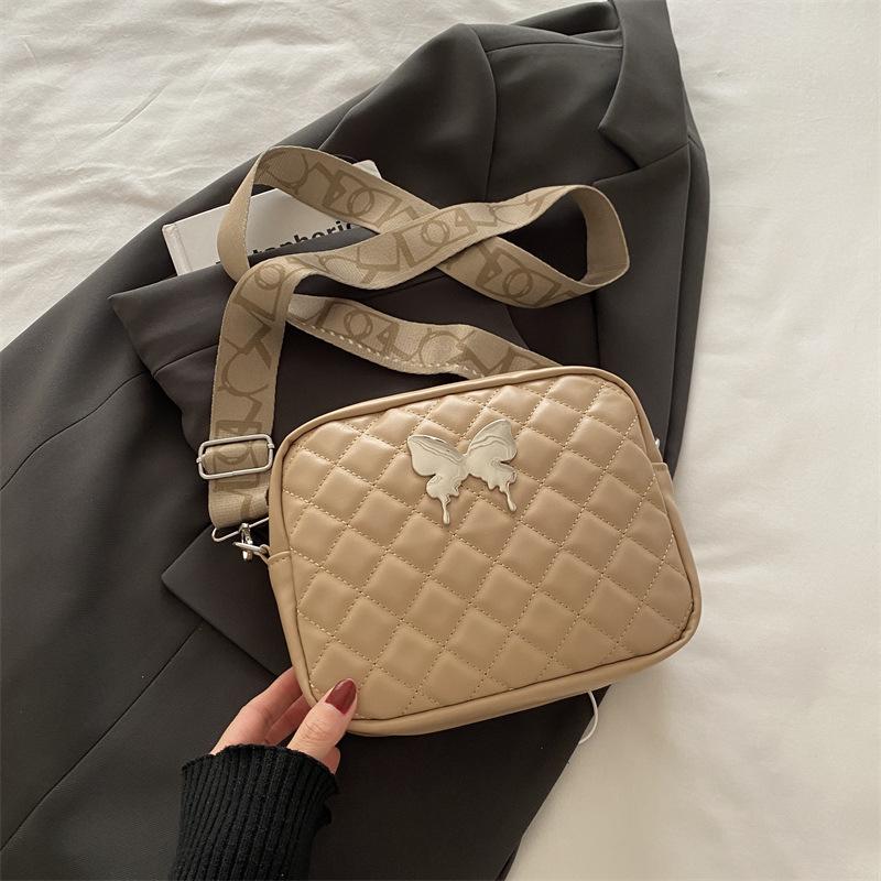 

Textured bag women s 2025 spring new commuter retro simple diamond embroidered thread wide shoulder strap messenger bag small square bag хаки