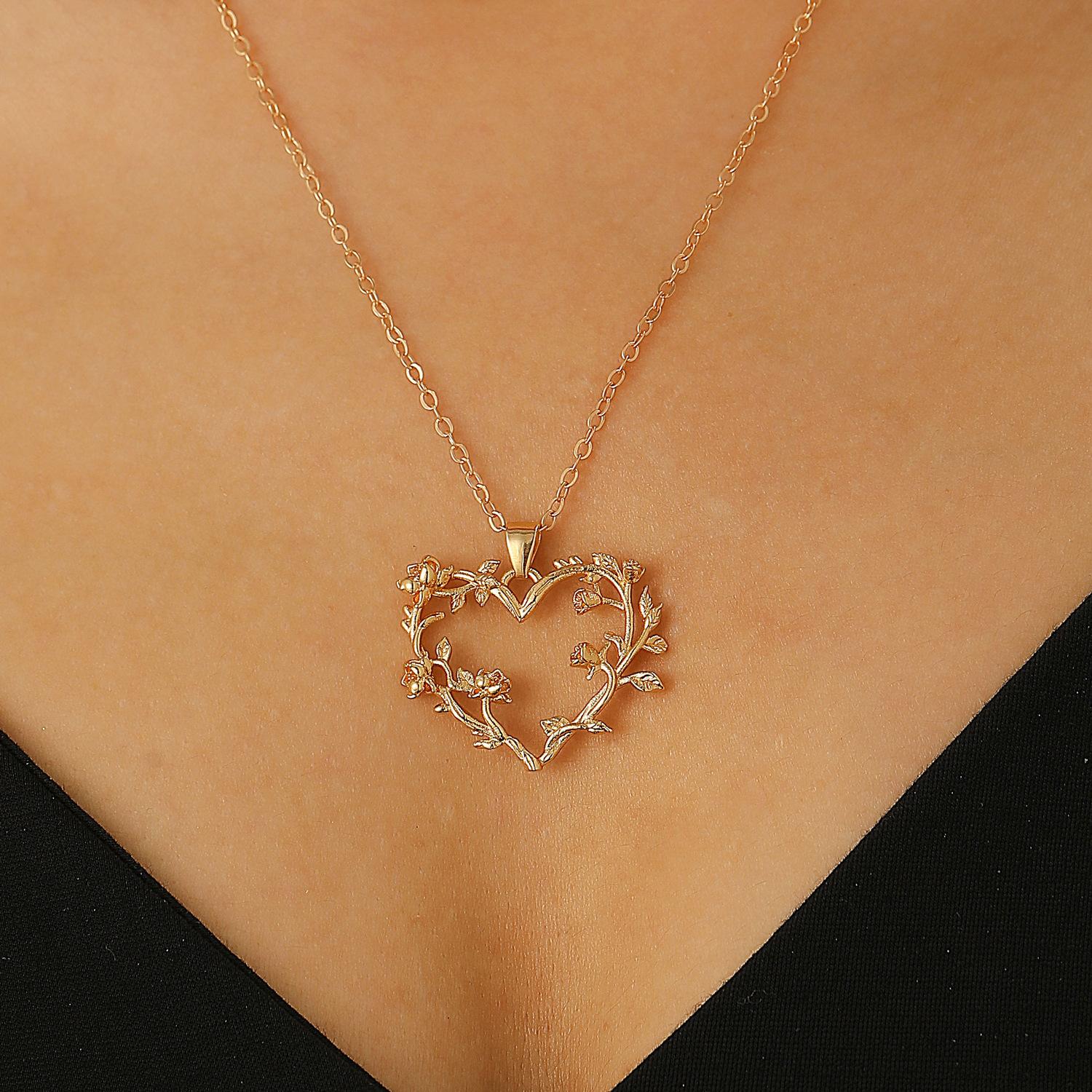 

Niche Design Love Thorn Rose Flower Ожерелье Лист Цветок Полый Кулон Ключичная Цепочка 1 pcs золотистый