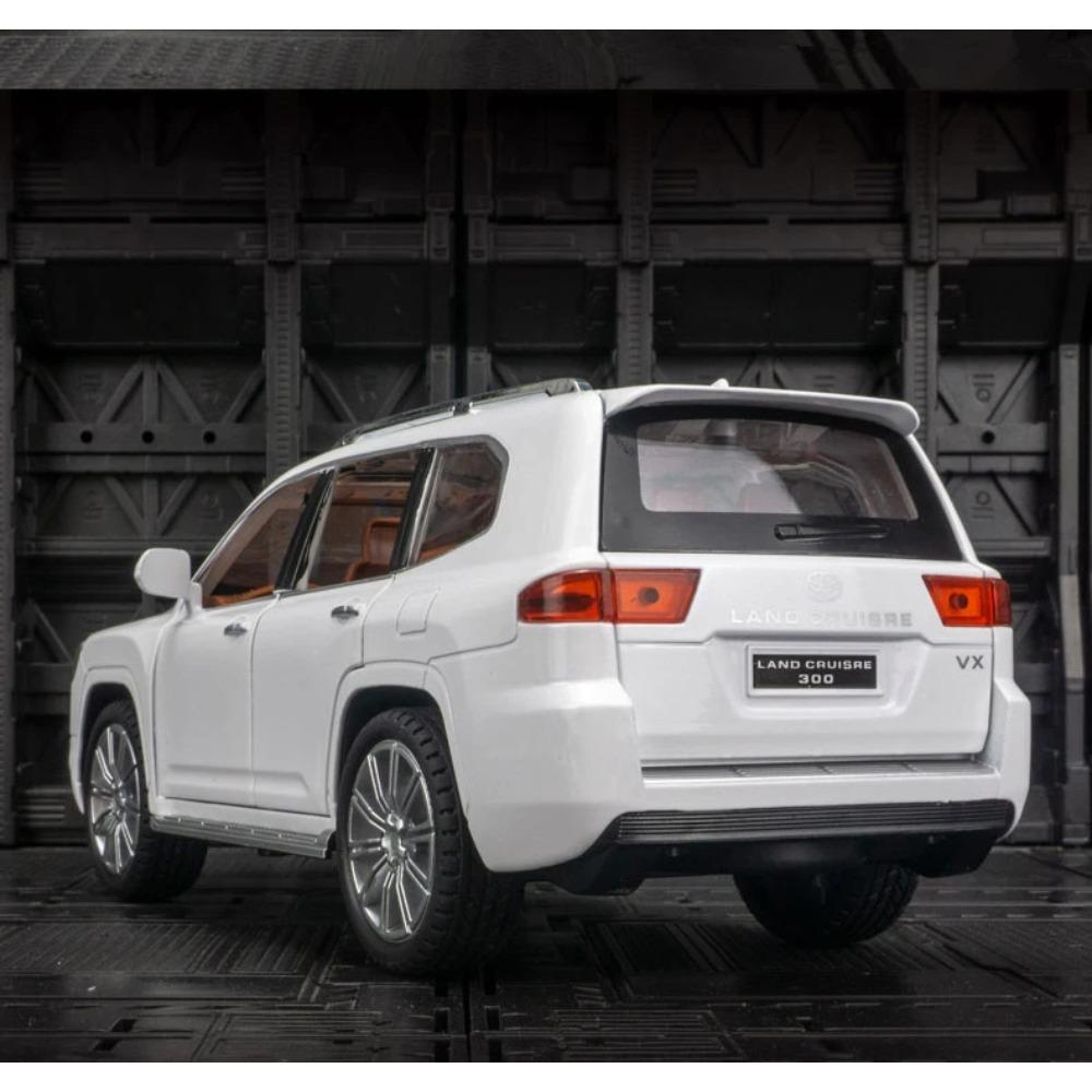 1/24 Toyota LAND CRUISER LC300 Alloy Car Model Diecast Metal Toy Off-road Vehicle Car Model Simulation Gift