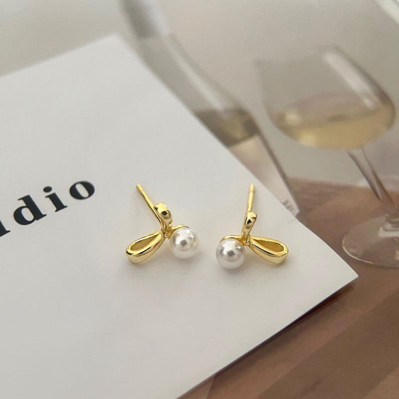 

Серьги с жемчугом в виде банта, маленькие и милые французские ретро-серьги, студенческий стиль, новый стиль