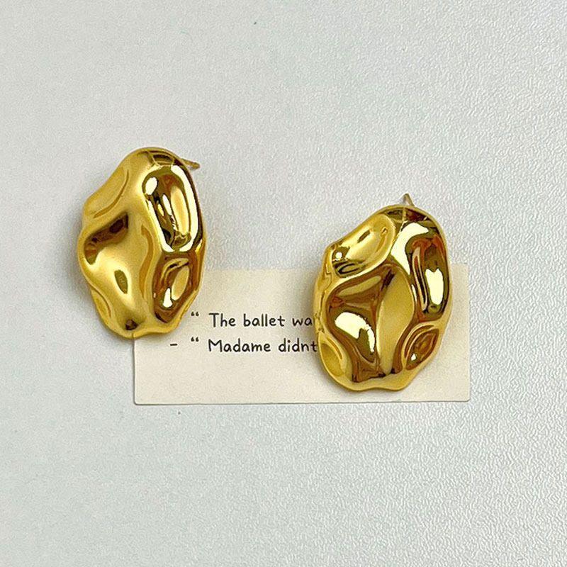 Niche Style Fashion Metal Asymmetrical Hammer Pattern Hot-Selling Earrings Gold