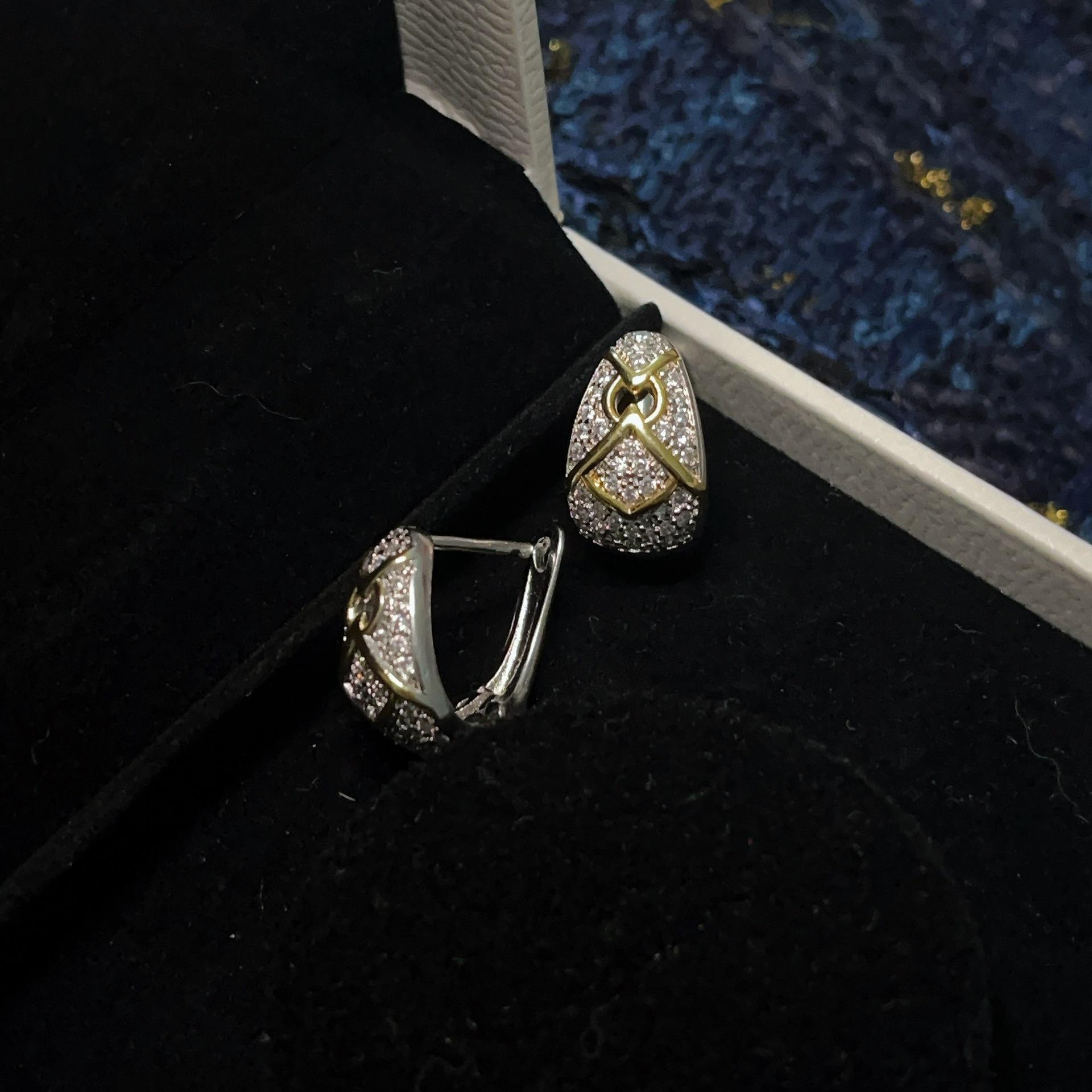 

Серьги с бриллиантами, Женский темперамент, Холодный, Геометрические серьги-пусеты