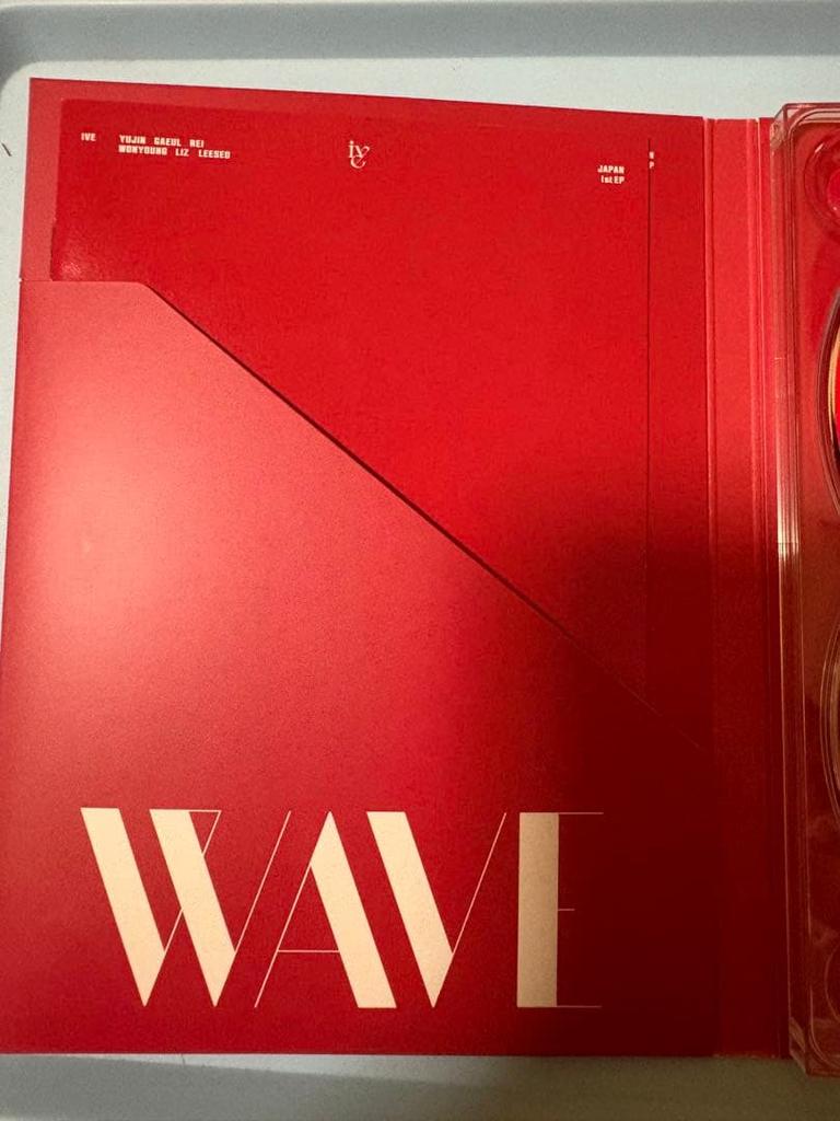 [USED] IVE WAVE 2-CD/Blu-ray set