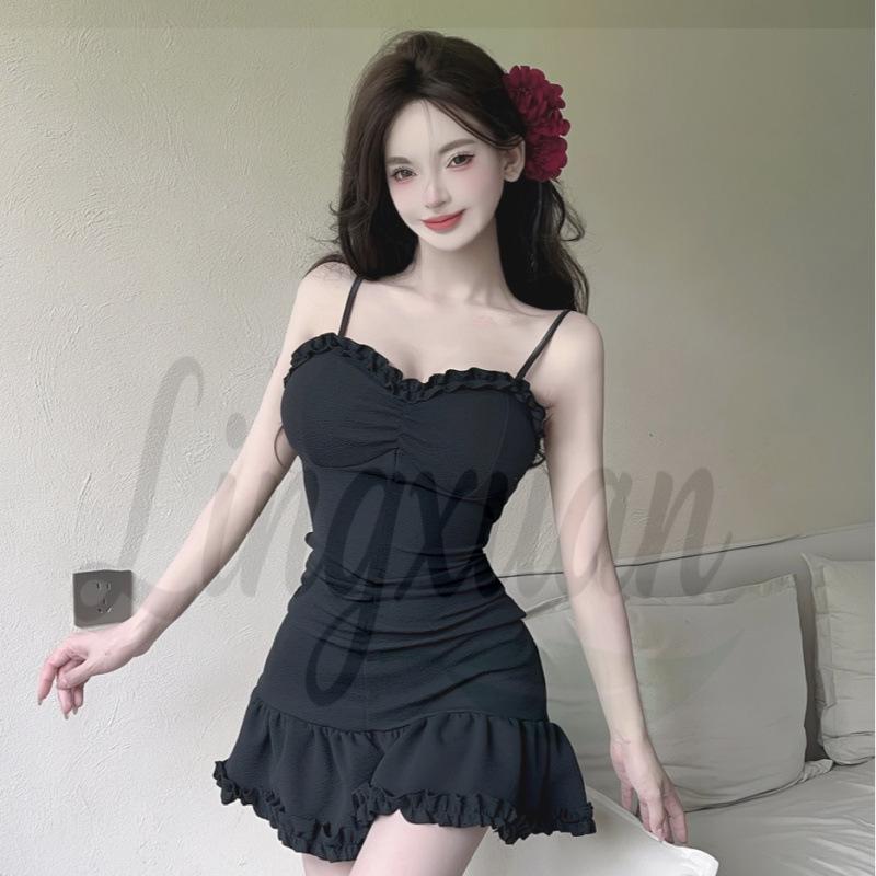 Sleek Low-Cut Spaghetti Strap Bodycon Dress with Ruffle Skirt Medium чёрный