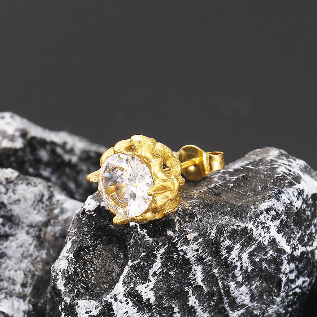 High-End Retro Rhinestone Stud Earrings for Men & Women – Versatile Titanium Steel Design