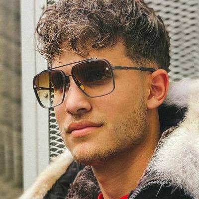 Fashion Square Sunglasses Men Vintage Big Frame Women Gradient Lens Sun Glasses Luxury Brand Metal Punk Eyewear Uv400