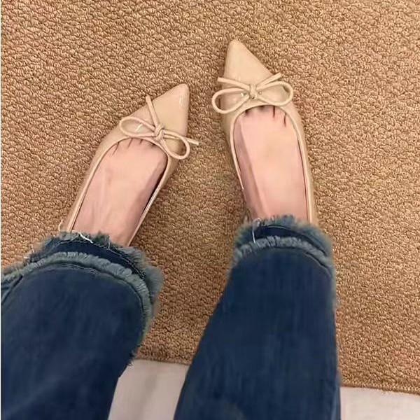 Nude Schuhe mit verstecktem Innensohlenabsatz, spitze Ballerinas, Damen Sommer 2025 neu, Schuhe mit leichtem Ausschnitt, vielseitige Schleifenschuhe