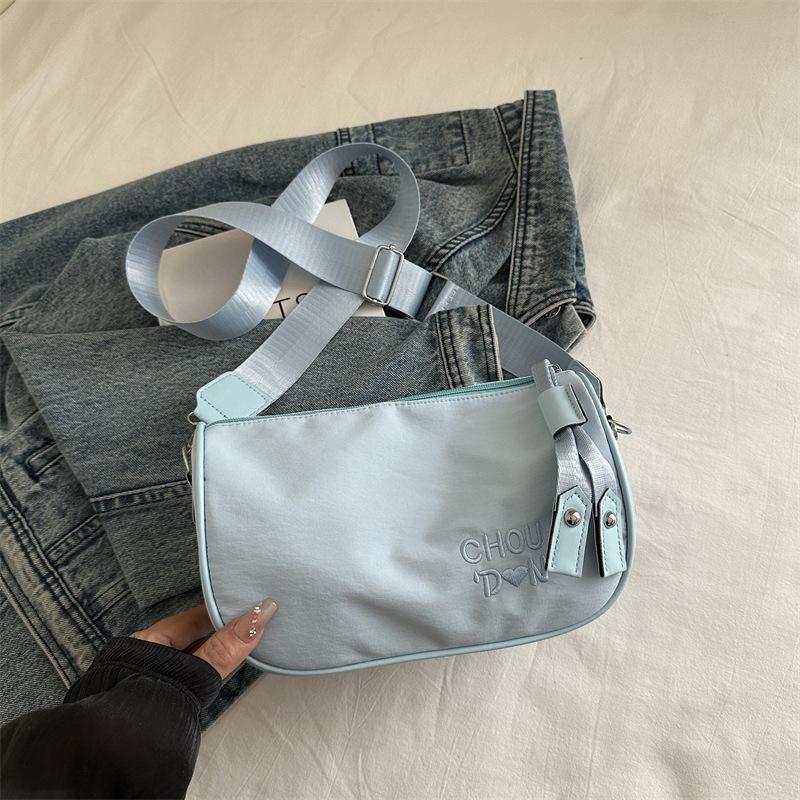 

Korean niche wide shoulder strap armpit small bag women s 2025 autumn new trendy fashion versatile ins shoulder messenger bag