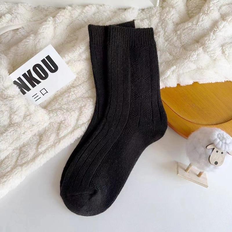 Women's Autumn and Winter Warm, Soft and Pure Color Wool Socks, Retro Thickened Twisted Medium Long Tube Pile Socks, Wool Socks