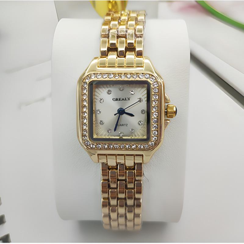 Ceas de damă pătrat elegant cu brățară din oțel, accente de diamant și cifre romane