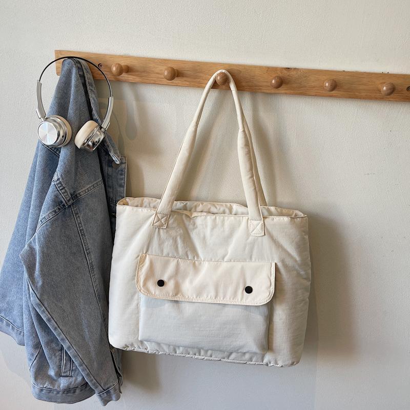 Lightweight handbag, large capacity commuting to work, female tote bag, student class shoulder bag, simple autumn and winter bag