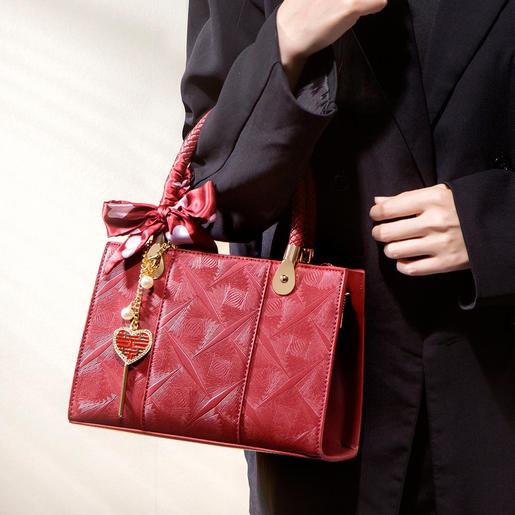 Red Wedding Bag, Bride Bag, Women'S Bag, Mother Bag, High-End Portable High-End Messenger Bag.