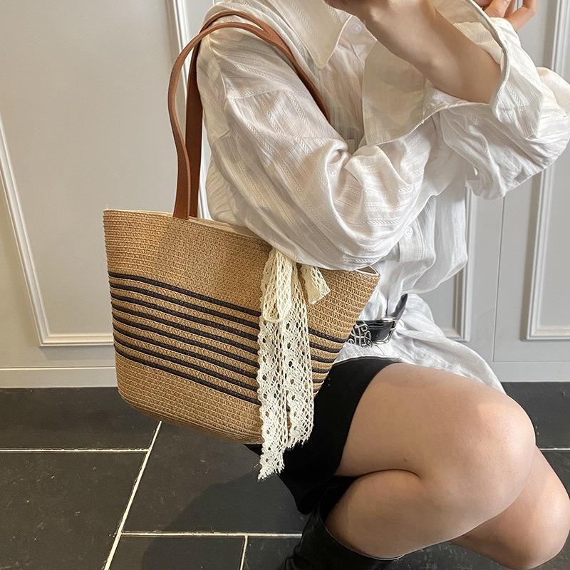 Summer popular striped seaside beach vacation idyllic and beautiful leisure shoulder underarm tote bag