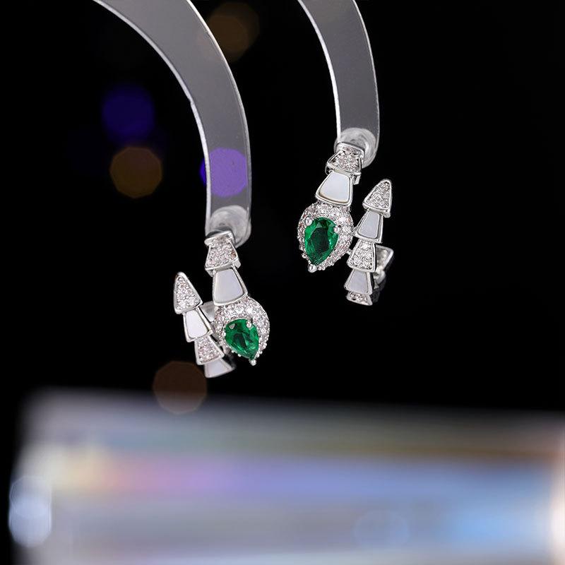 

Модные персонализированные серьги женские инкрустированные циркониевые ракушки нишевый дизайн чувство изысканные серьги-гвоздики в форме змеи