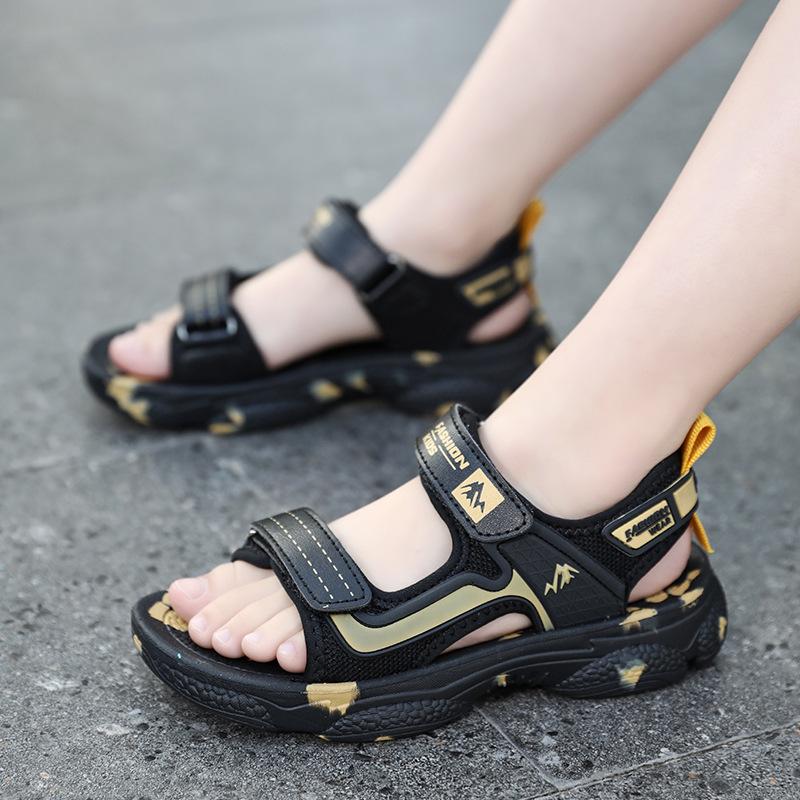 Casual boys lightweight beach sandals boys soft sole primary school students high heels medium and large waterproof new models