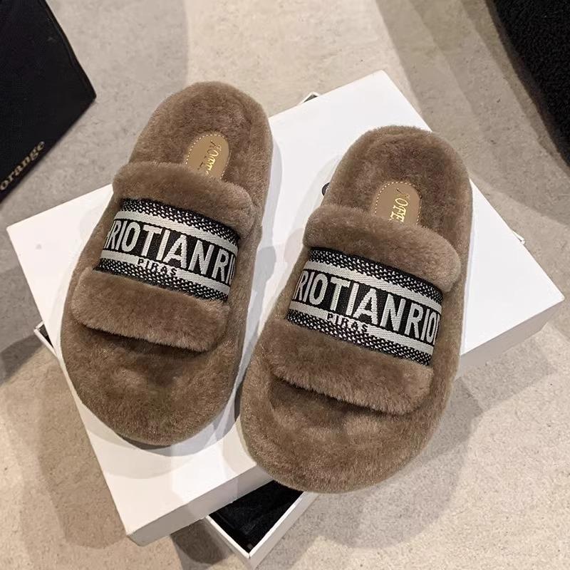 Thick-soled Fluffy Slippers Women Wear 2025 New Autumn and Winter Fashion Plush Shoes Go Out Internet Celebrity Foreign Gas Cotton Mop