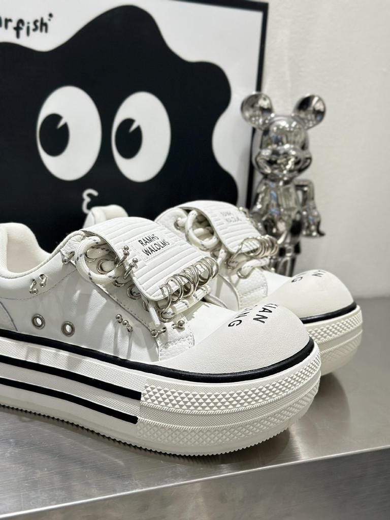 Niche Design Women's Thick Sole Casual White Sneakers