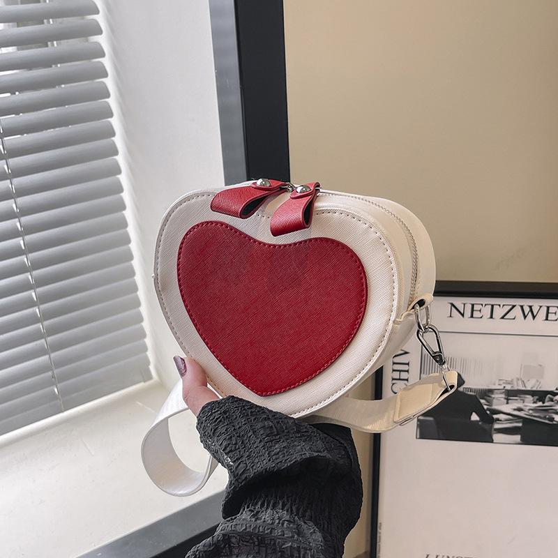 Bags Cute Peach Heart Small Bag 2025 New Mori Sweet Girl Foreign Style Versatile Contrasting Color Messenger Love Bag