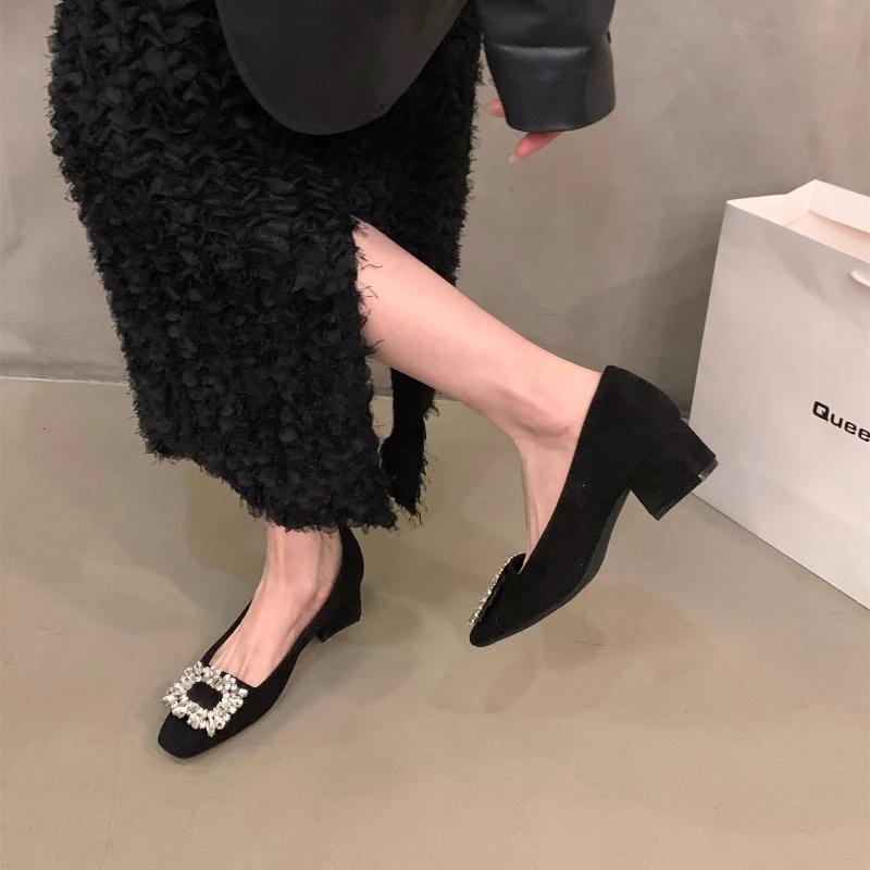 

2024 Повседневные каблуки Квадратный носок Сексуальная лодочка Массивные сандалии Баскетбольная платформа Бордовые ремешки Новейшие Ретро 35 чёрный