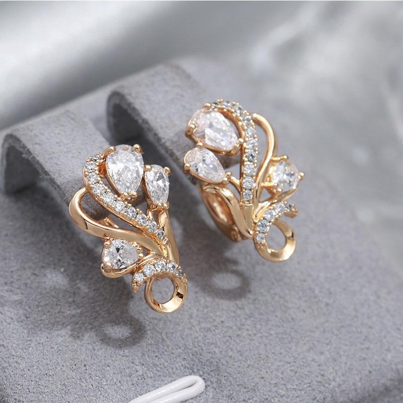 1PAIR Diamond-set Hollow Butterfly Rose Stud Earrings, Cold Wind Smart Fashion Fresh Earrings Earrings Women