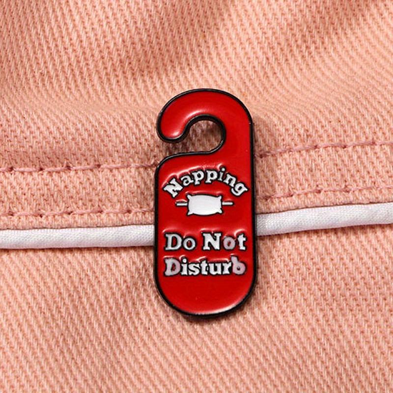 "Napping Do No Disturb" Interesting Letter Brooch Cartoon Hotel Door Handle Badge Accessories