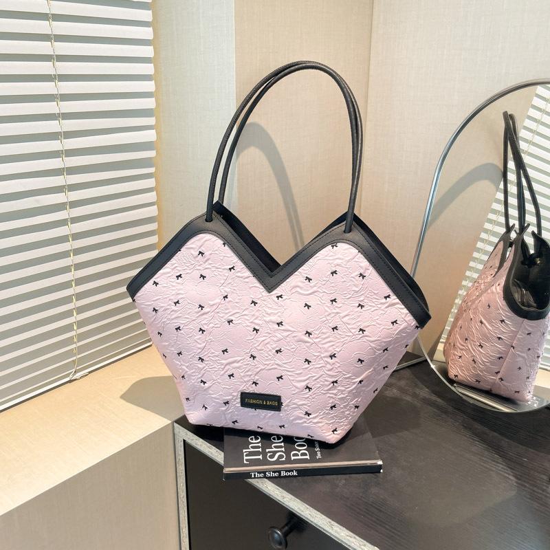 

Leisure commuting large-capacity bag women s 2025 new contrasting color versatile shoulder bag college student class bag tote bag