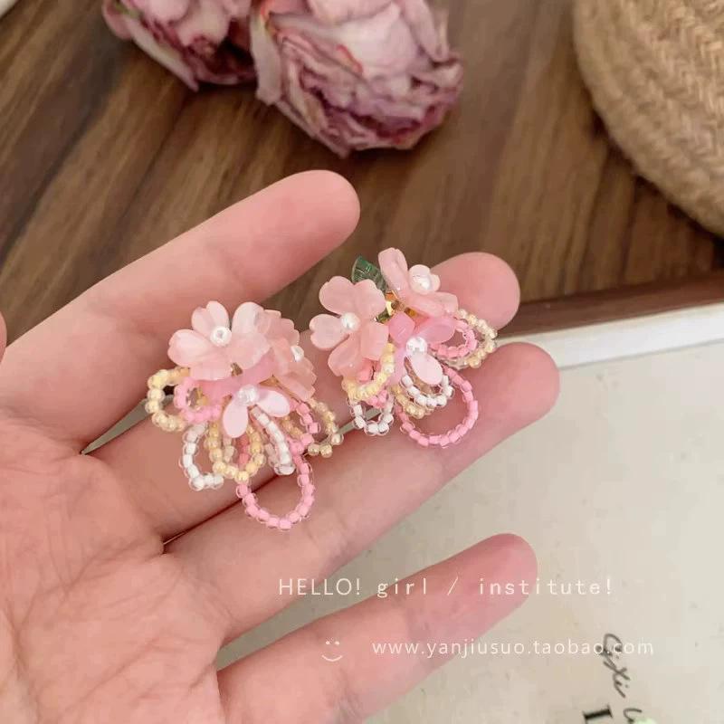 Silver Needle Retro French Flower Earrings Women's High Sense Niche Temperament Pearl Stud Earrings Ins Style Earrings