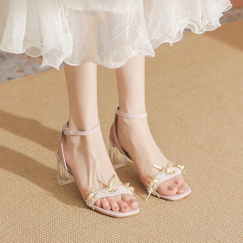 

Одно слово с цветами, украшенные стразами, босоножки на толстом каблуке, прозрачные, с кристаллами, высокие каблуки, босоножки в стиле феи, новый год 39