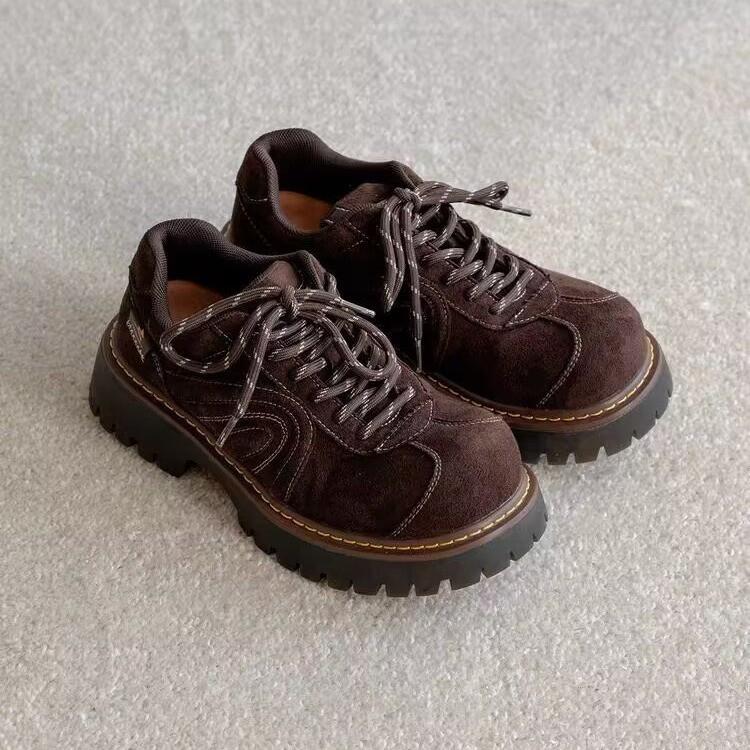 

2025 весна и осень универсальные коричневые туфли дерби с большой головкой женские на толстой подошве увеличивающие рост маленькие ретро кожаные туфли повседневная обувь 40 коричневый