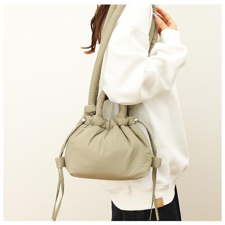 Damen Umhänge-Rucksack aus Nylon: Leichte, Kleine, Zweifach tragbare Handtasche