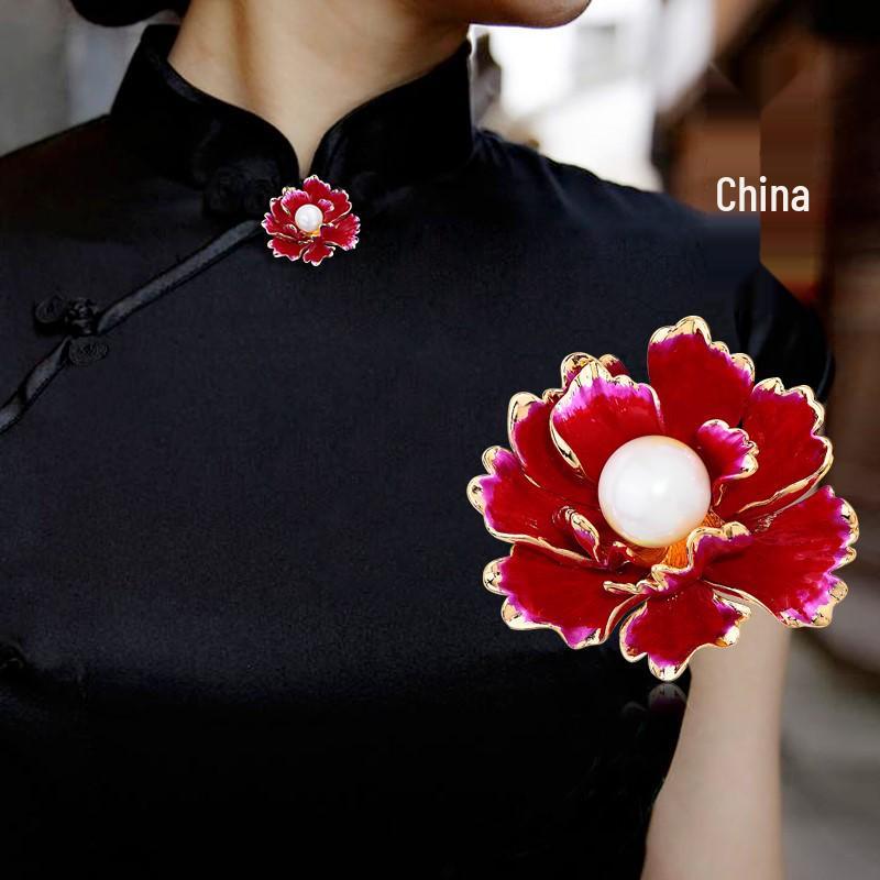 Luxurious Gold-Plated Peony Brooch in Chinese Ethnic Style