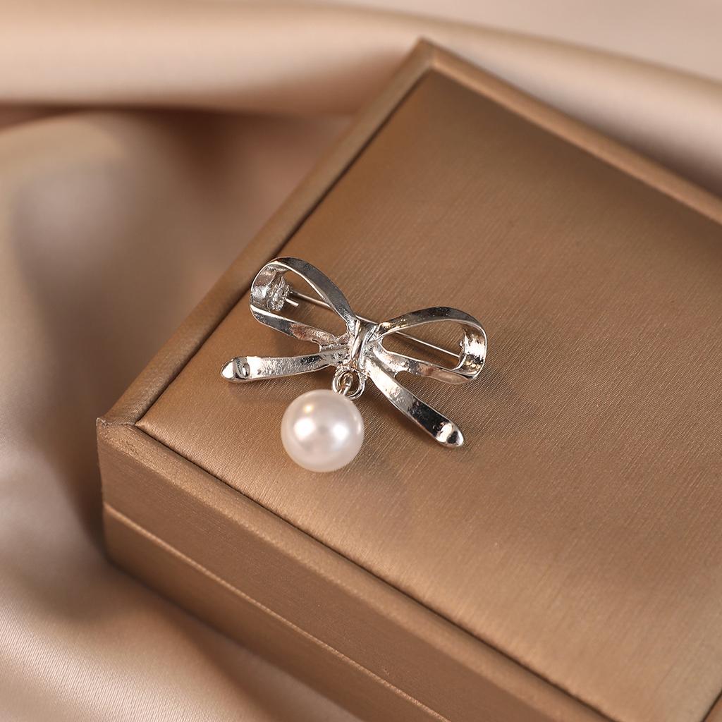 Pearl Bow Anti-glare Brooch, High-end Diamond-encrusted Brooch, Corsage Collar Pin