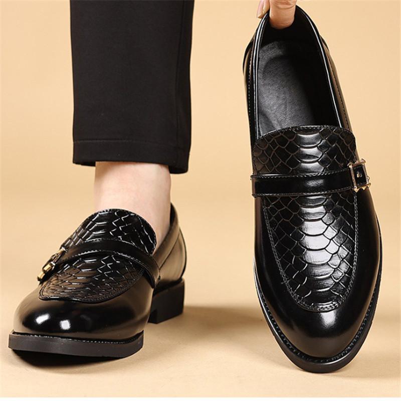Gentleman Monk Strap Loafers New Men Pointed Belt Buckle Leather Shoes Male Designer Formal Wedding Dress Homecoming Footwear