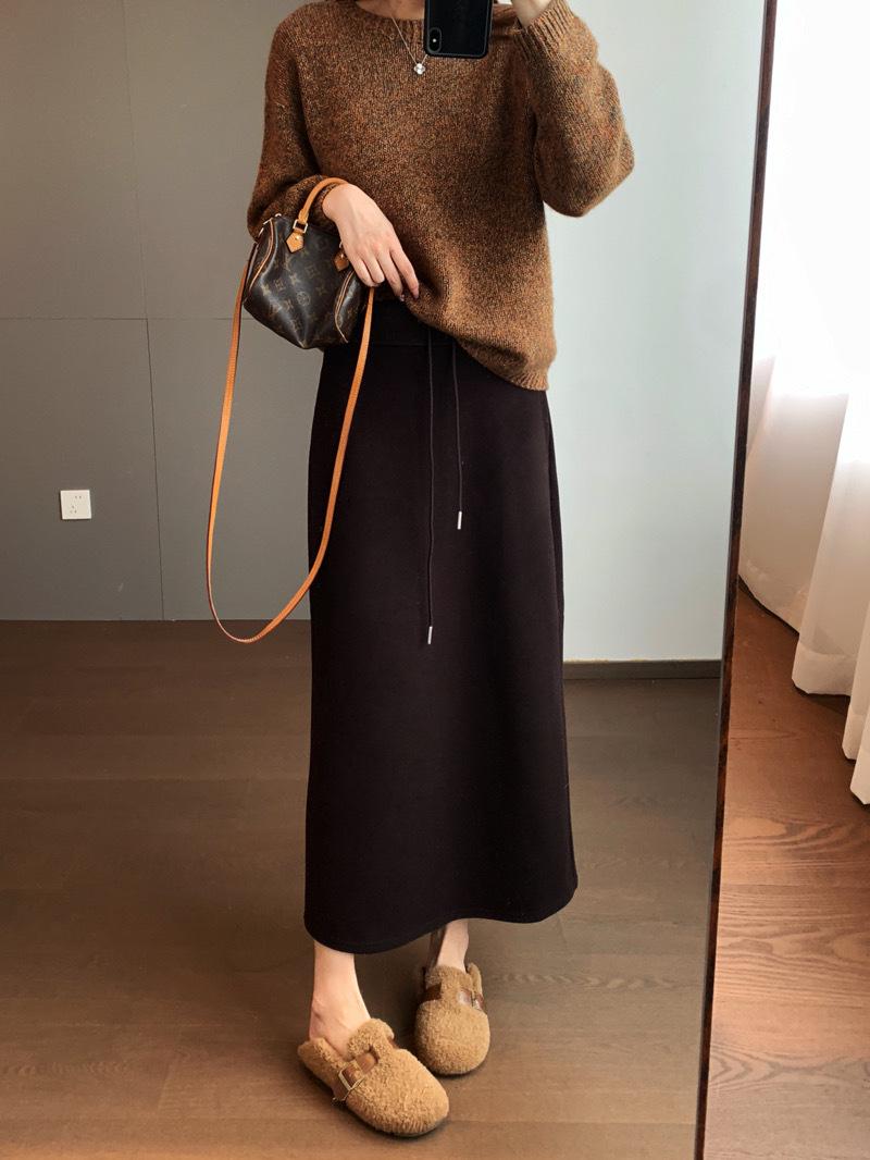 

Velvet High-Waisted Midi Skirt with Back Slit and Fleece Lining Large кофейный