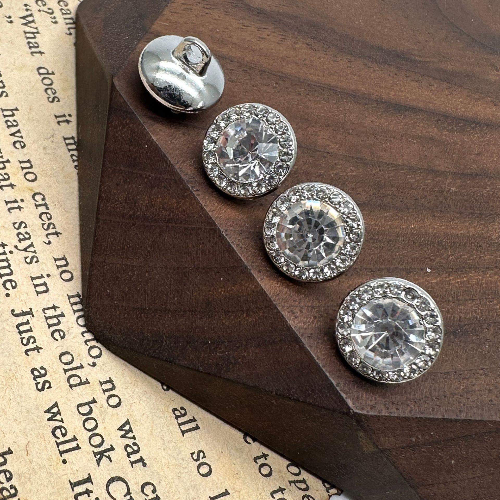 

50pcs Fashionable Pillow-like Buttons Large Pearl 18/20/23mm Metal Shank Buttons Clothing DIY Accessories 11mm