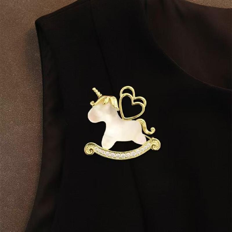 Broche Mignonne de Poney Dessin Animé Cheval du Zodiaque Broche Exquise pour Femmes Accessoires Vestimentaires de Tempérament Hommes Revers de Costume Corsage