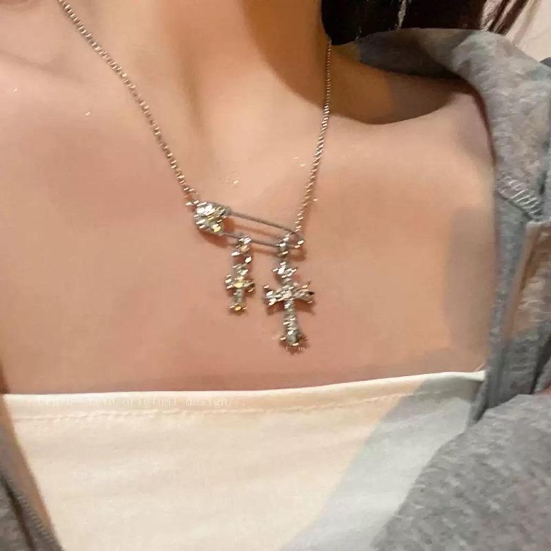 Titanium Steel Non-fading Small Waist Necklace Women's Summer Niche Design Accessories Collarbone Chain Pendant