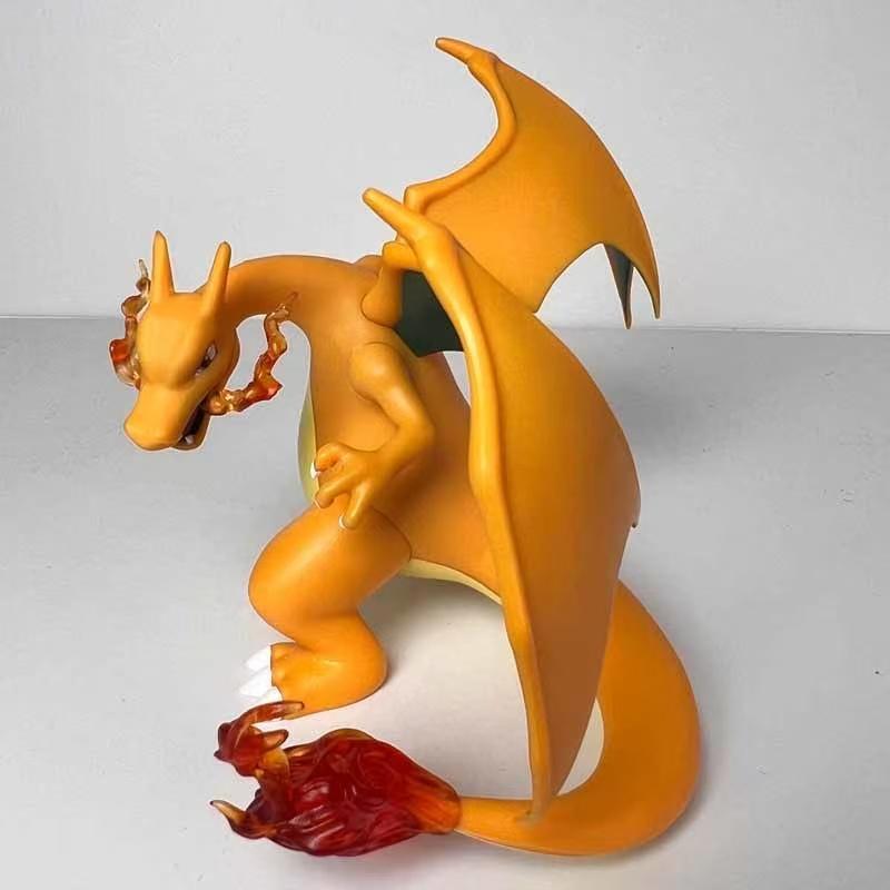 

Latest Animation Pokemon Figures Charizard Dracaufeu Glurak Action Figure Polyvinyl Chloride Statue Collector Miniature Tabletop Decoration Playthings