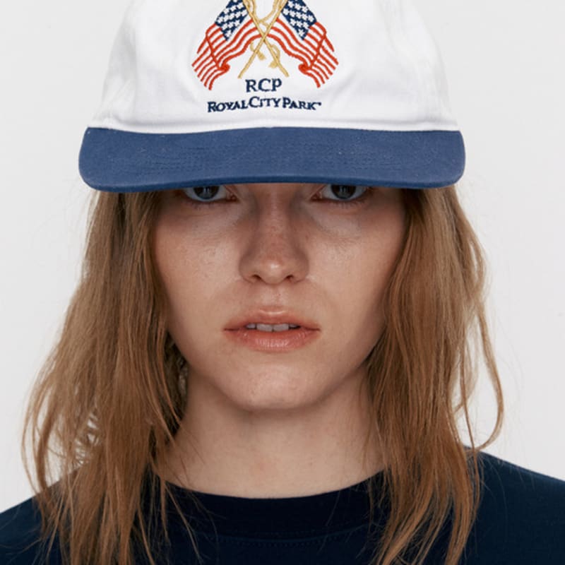 

ROYALCITYPARK RCP Vintage 90s Cap White White & Navy