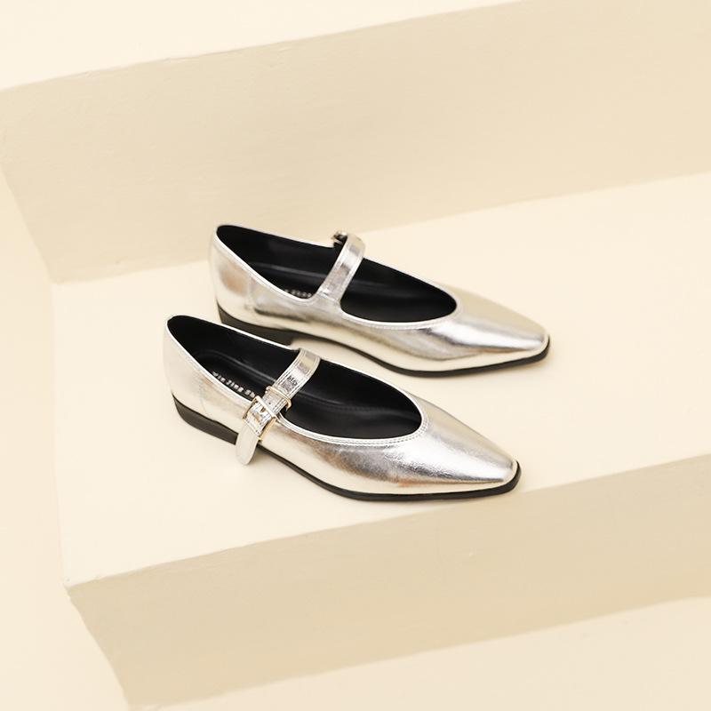 

771-7 Silver pointed women s small fragrant low heels, new French commuter word with casual fashion shoes 40 серебряный