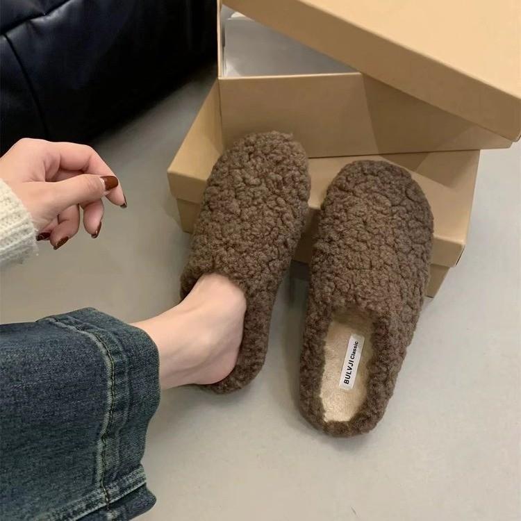 

Lamb wool slippers women s wear 2025 new winter Korean version flat-bottomed lazy Muller shoes with velvet bag head half drag 35 абрикосовый