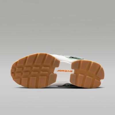 Jordan Trunner LX Corduroy White Bright Ceramic Gum (Women's)